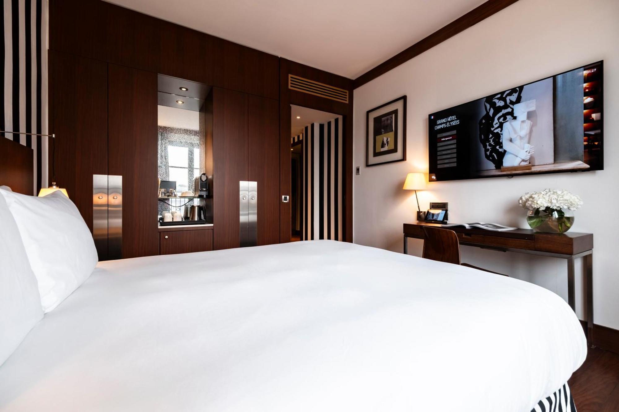 Grand Hotel Champs-Elysees Paris Bagian luar foto