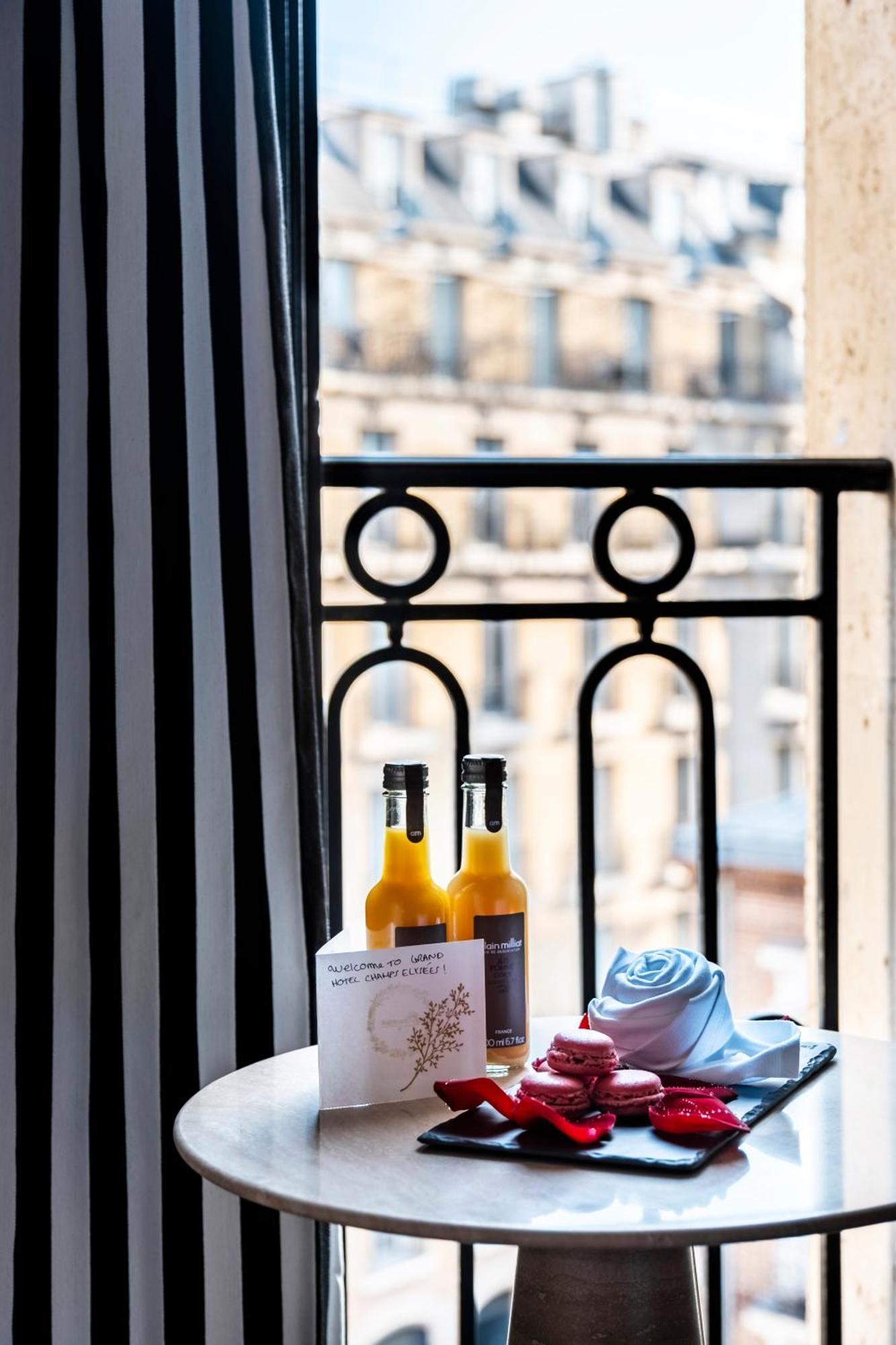 Grand Hotel Champs-Elysees Paris Bagian luar foto