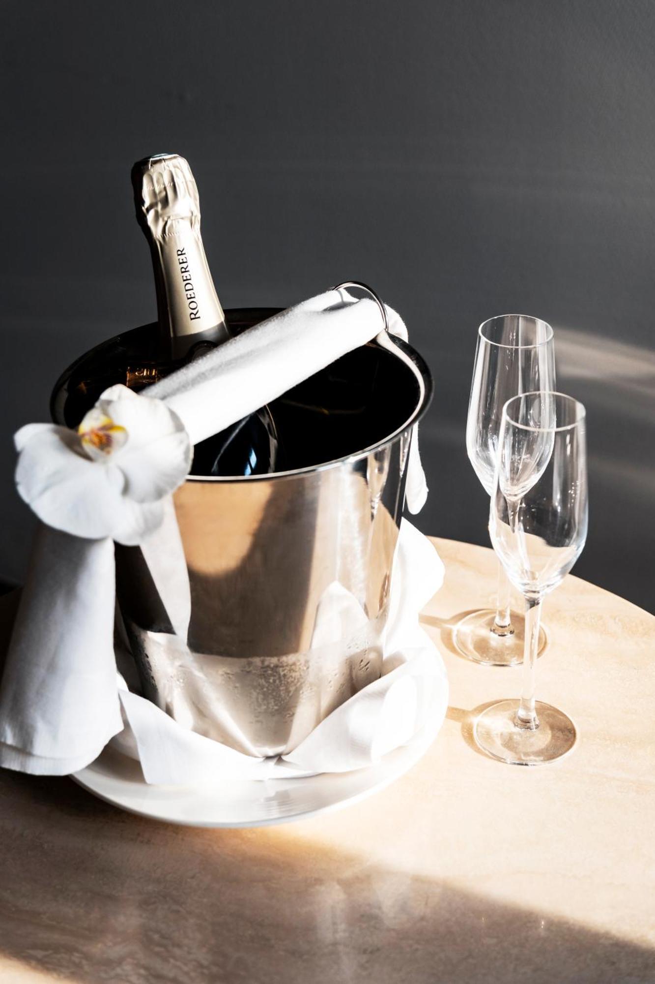 Grand Hotel Champs-Elysees Paris Bagian luar foto