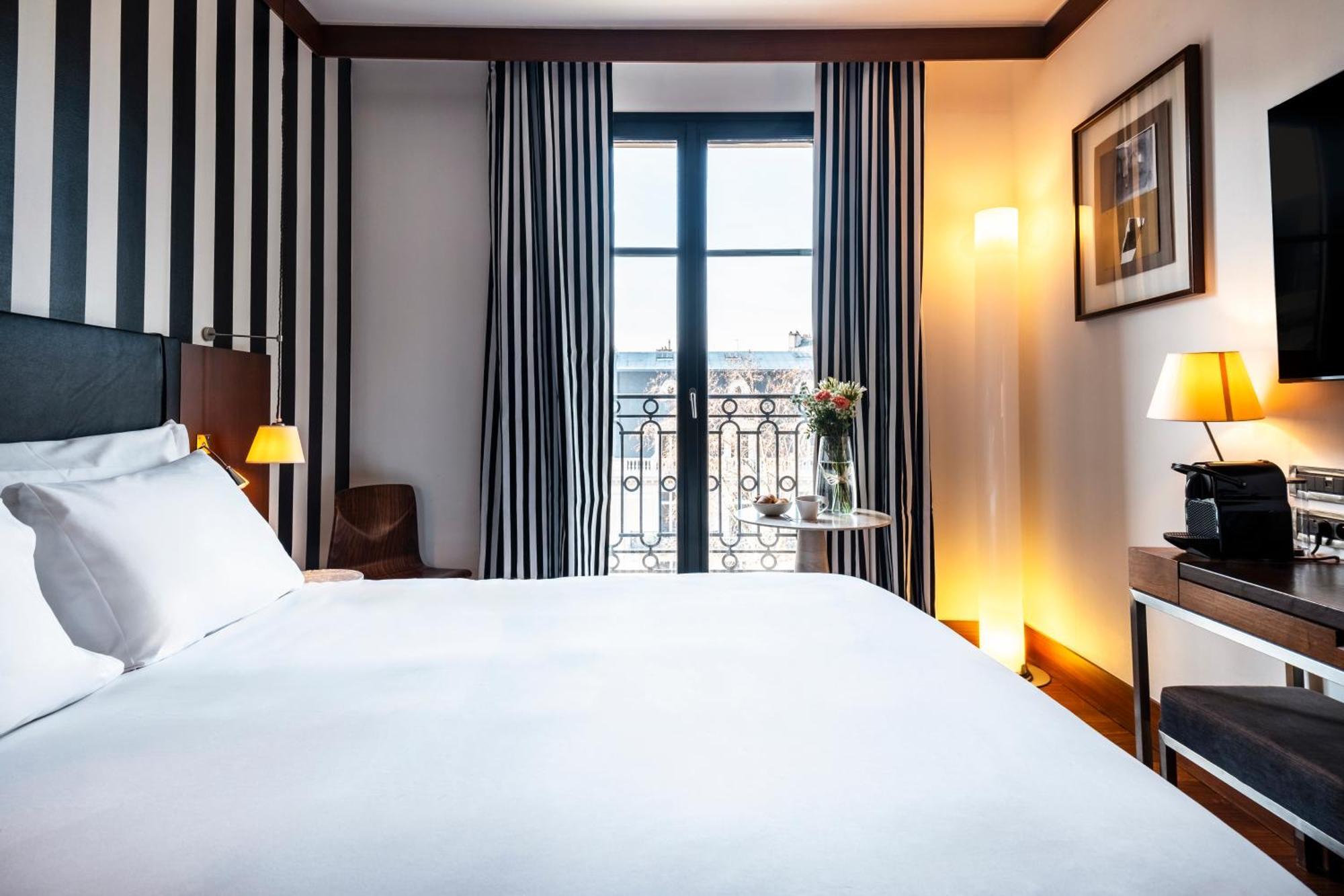 Grand Hotel Champs-Elysees Paris Bagian luar foto